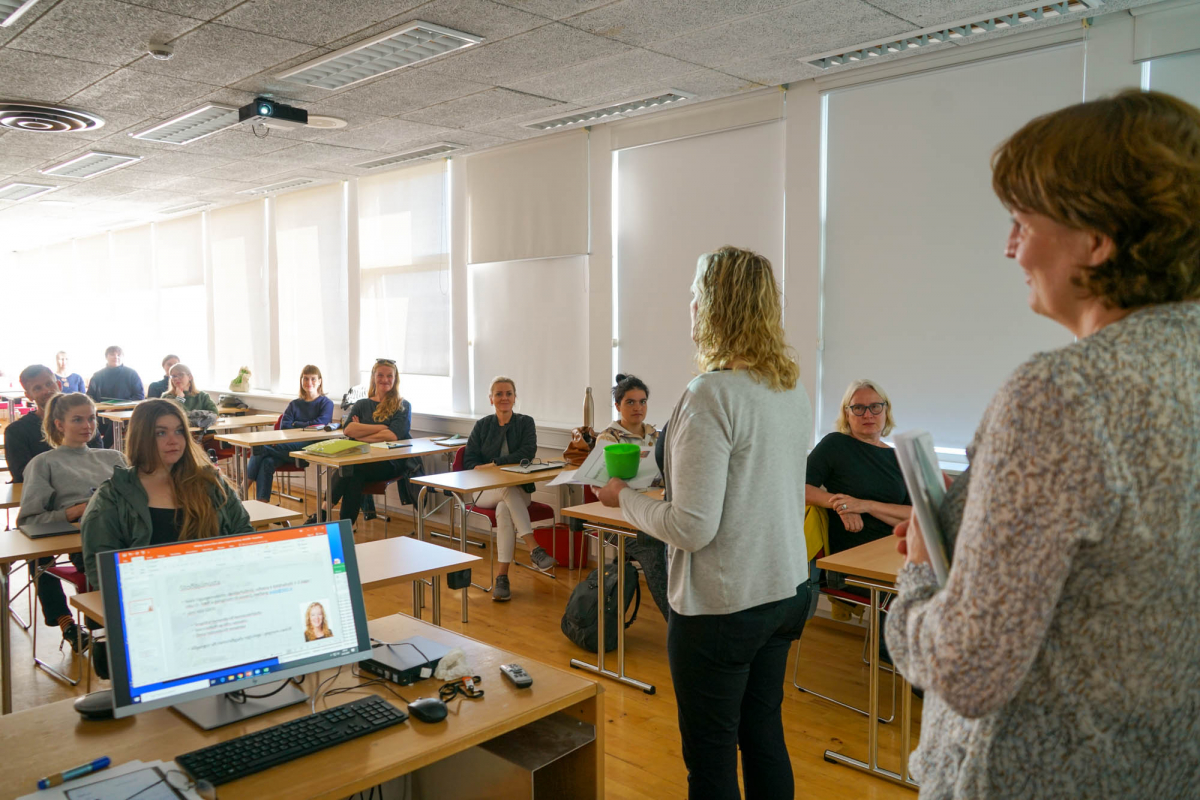 Mikil aukning er á braut um lífræna ræktun matjurta. Nemendur hittust og starfsfólk fór yfir skipulag annarinnar Image