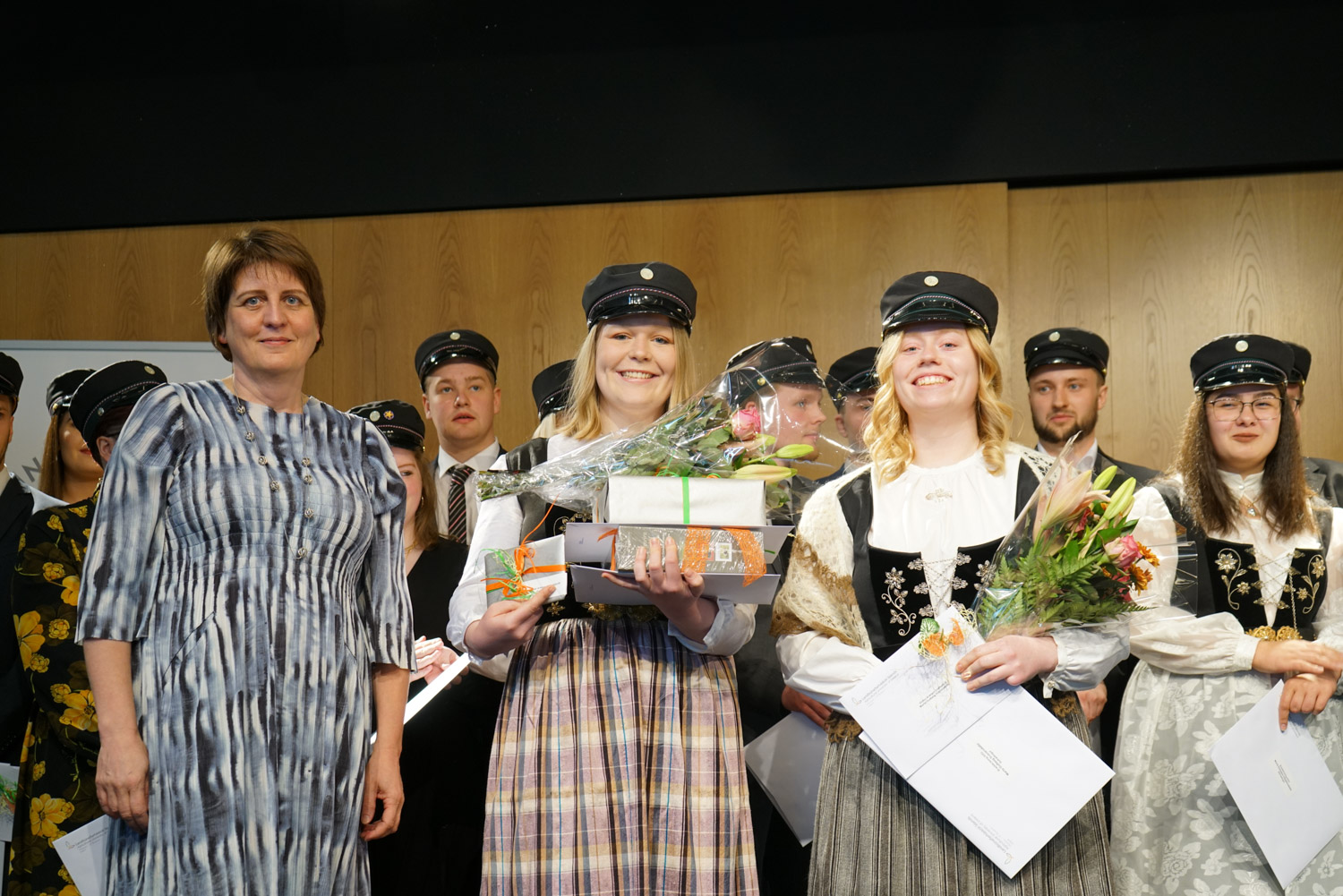 Með bestan árangur á búfræðiprófi voru þær Kara Nótt Möller og Marta Guðlaug Svavarsdóttir jafnar